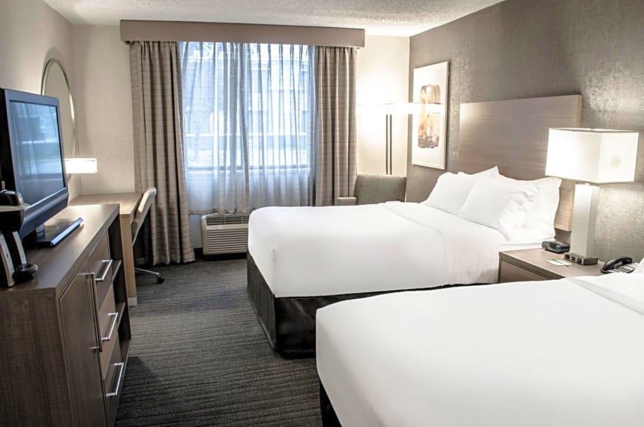 Holiday Inn Fargo, an IHG Hotel
