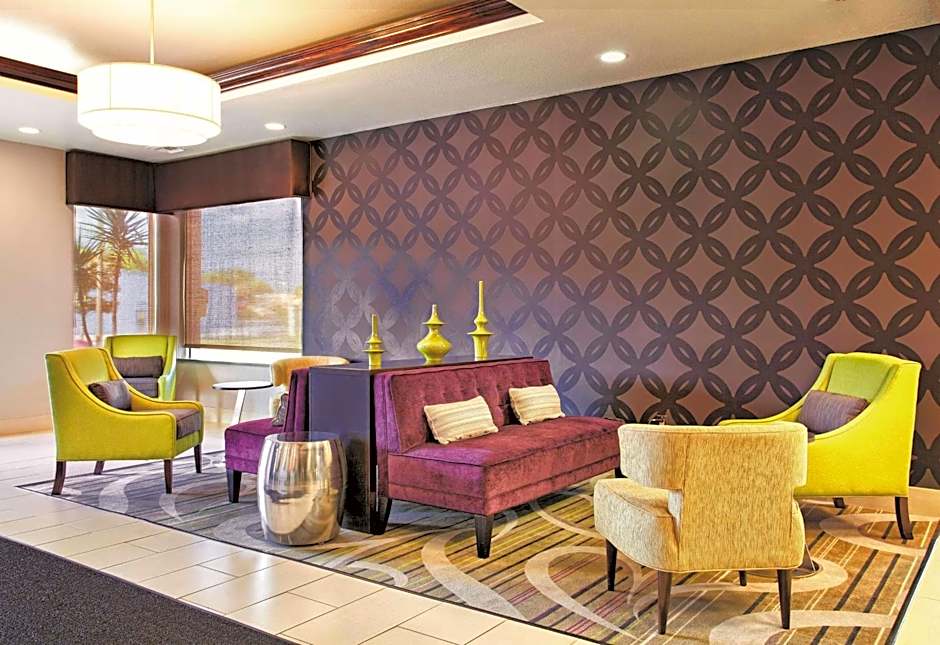 La Quinta Inn & Suites by Wyndham Tampa South