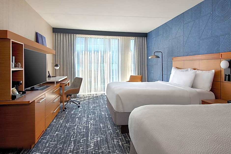 Courtyard by Marriott Philadelphia South at The Navy Yard