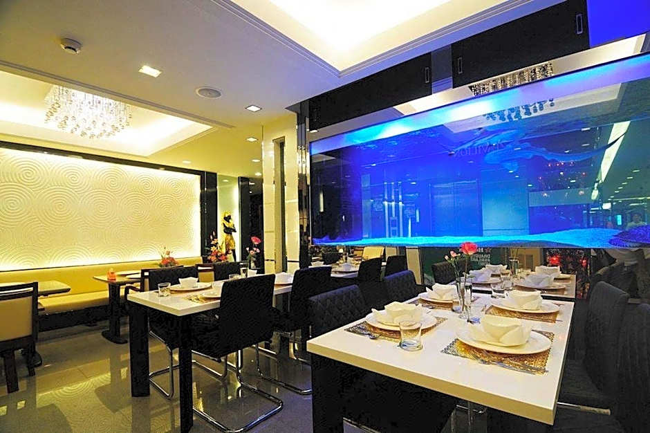 Gusto Pratunam Hotel