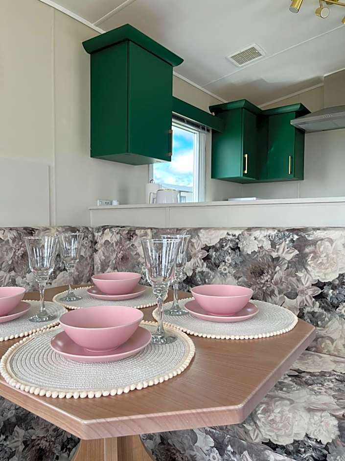 Marianne Bay - Southerness Caravan Park with Sea View - Pet Friendly