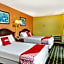 OYO Hotel Downtown Peoria IL I-74