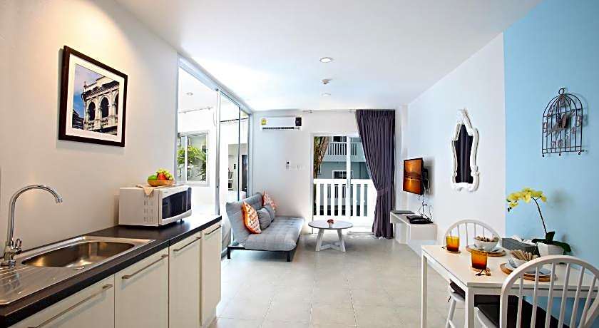 Recenta Suite Phuket Suanluang