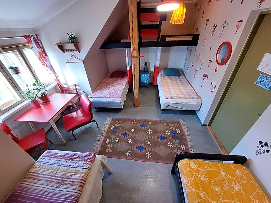 Looming Hostel