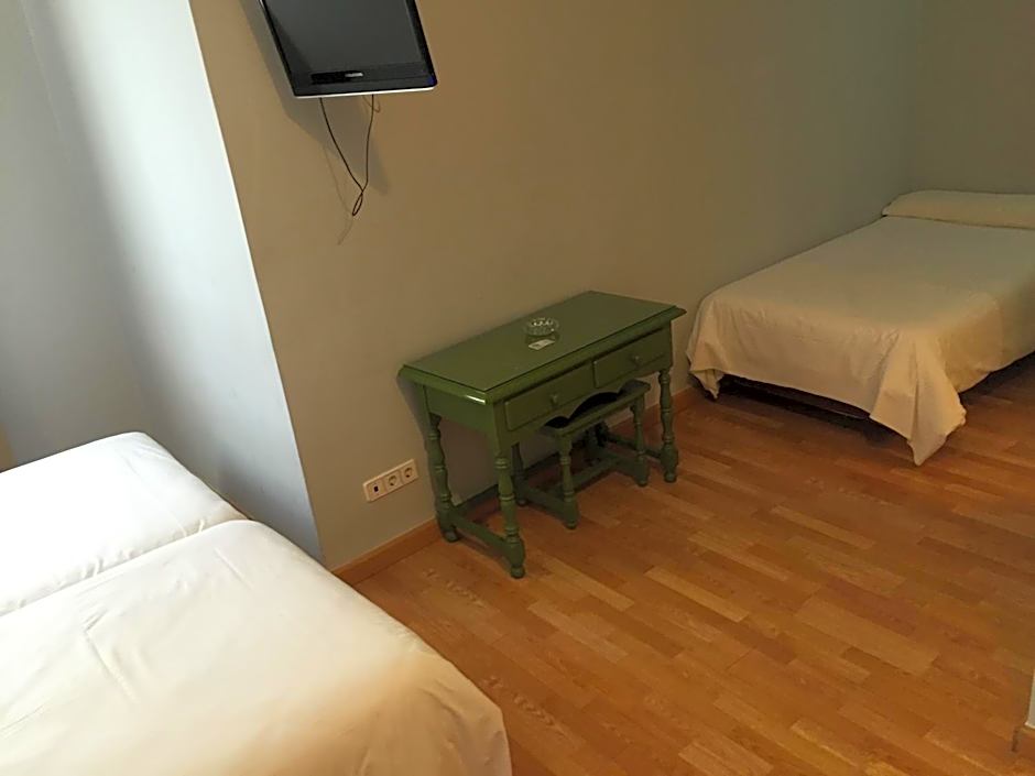 Photo 1 of 4 of Triple Room