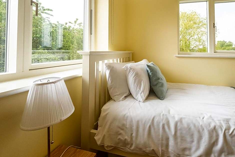 Willow House in Knodishall, Sleeps 7 - Only a short drive from Aldeburgh, Thorpeness & Snape Maltings - Managed by Aldeburgh Coastal Cottages