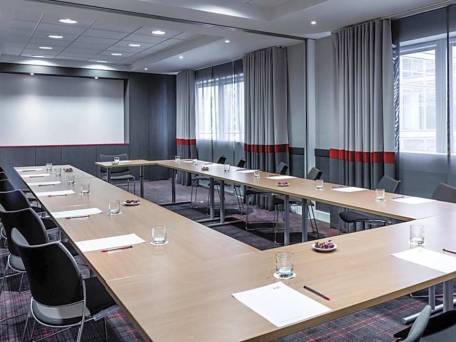 Mercure Paris La Défense Grande Arche Hotel