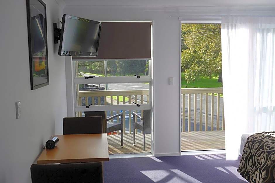 Parakai Springs Lodge