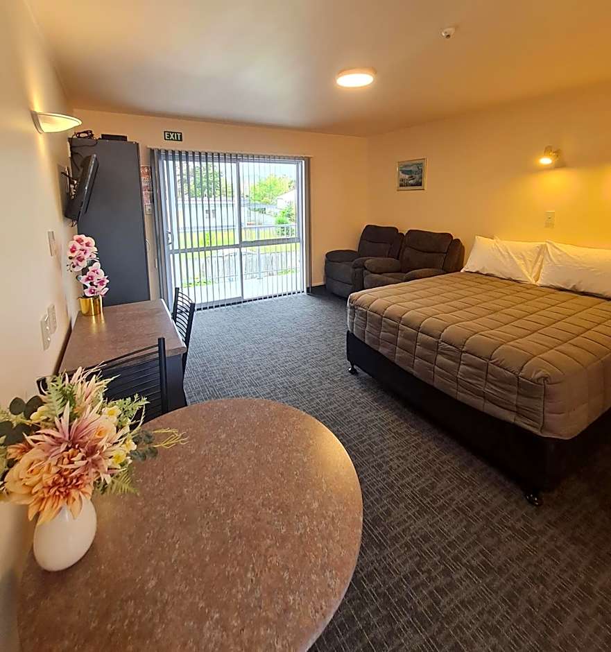 Avenue Heights Motel