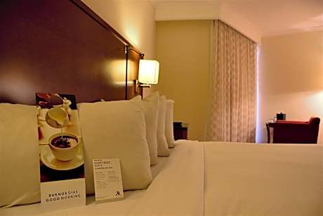 Room, 1 King Bed, Partial Ocean View (1 King Bed)