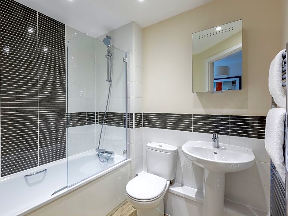 HOF Apartments Central Gate - Newbury