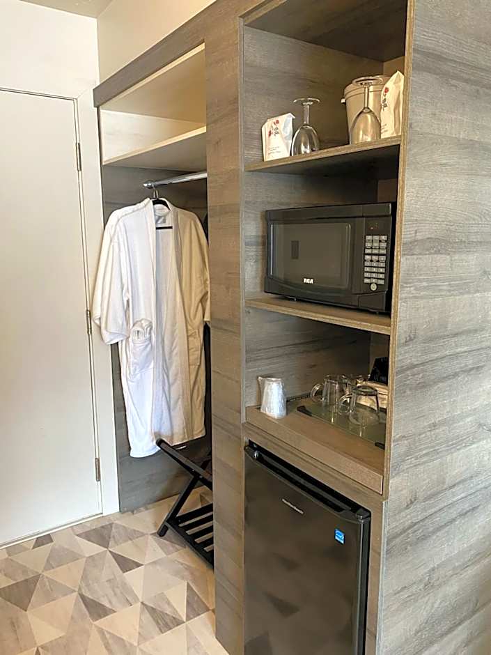 Travelodge by Wyndham Drummondville