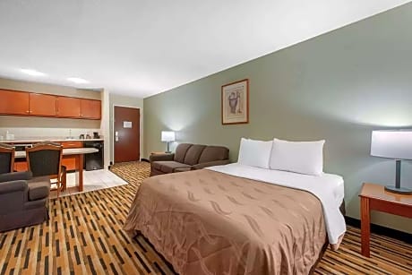 1 King Bed and 1 Queen Bed, Two-Bedroom, Suite, Non-Smoking