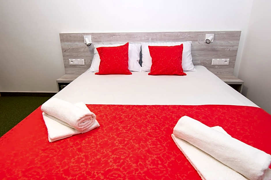 Photo 1 of 4 of Double Room with Private Bathroom