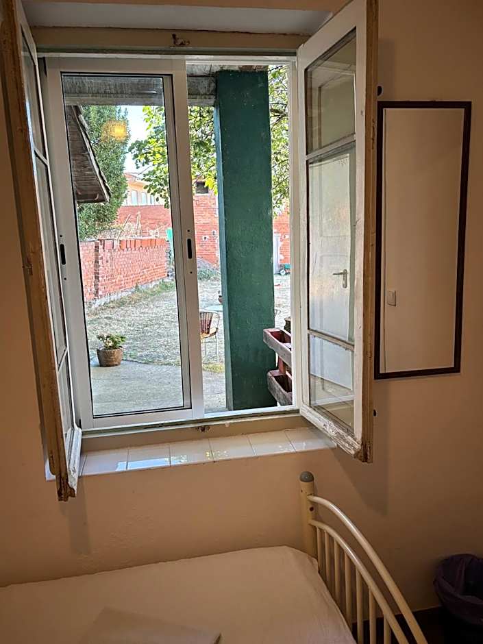 La Casa Verde Albergue - Solo Peregrinos