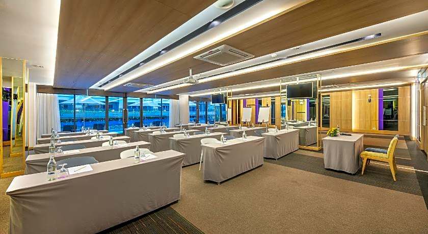 D Varee Diva Central Rayong