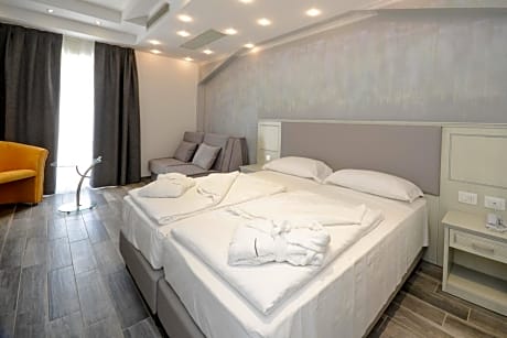 Deluxe Double Room with Garden View