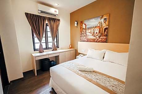 Business Suite with Private Bathroom