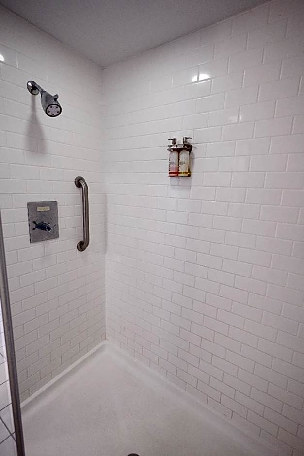 SEVEN Sebring Raceway Hotel