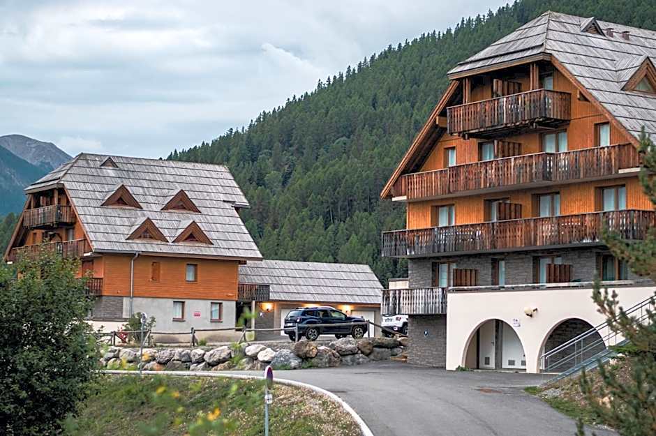 Chalets de Praroustan by Actisource