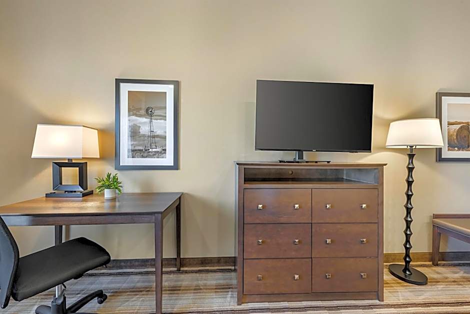 Best Western Plus Overland Inn