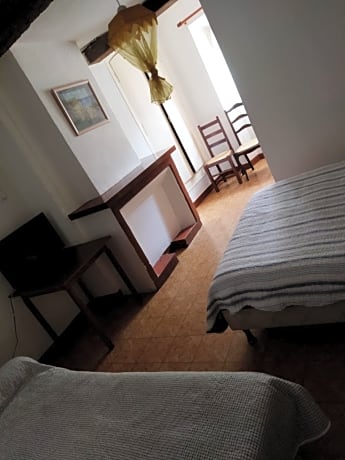 Triple Room with Shared Shower