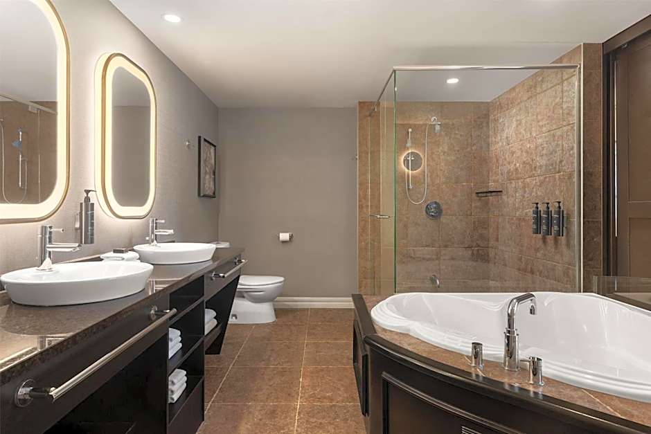 Hotel Vallea Bromont, Tapestry Collection by Hilton