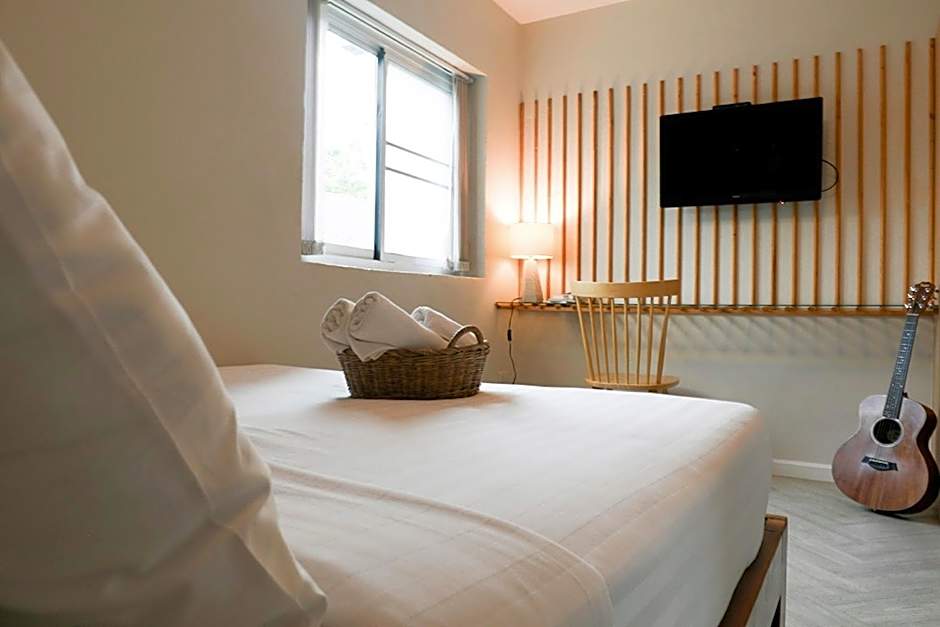 Shanti-Retreat Hotel
