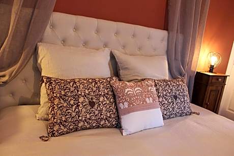 King Suite with Pool View