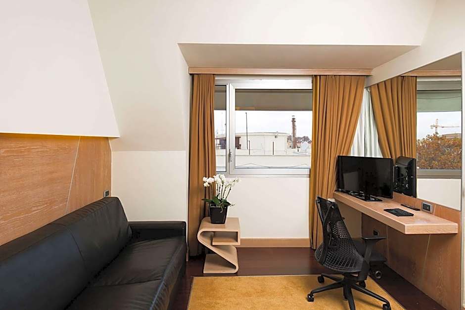 Photo 1 of 5 of Junior Suite
