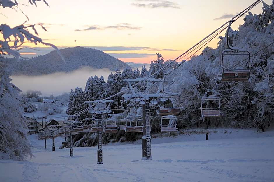 Kannabe Highland Hotel