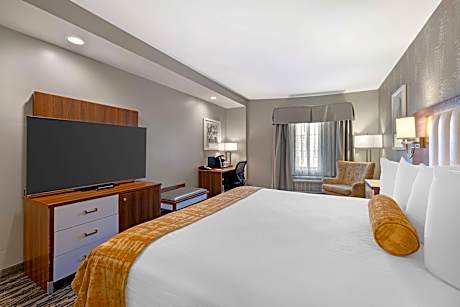 King Suite with Spa Bath - Non-Smoking