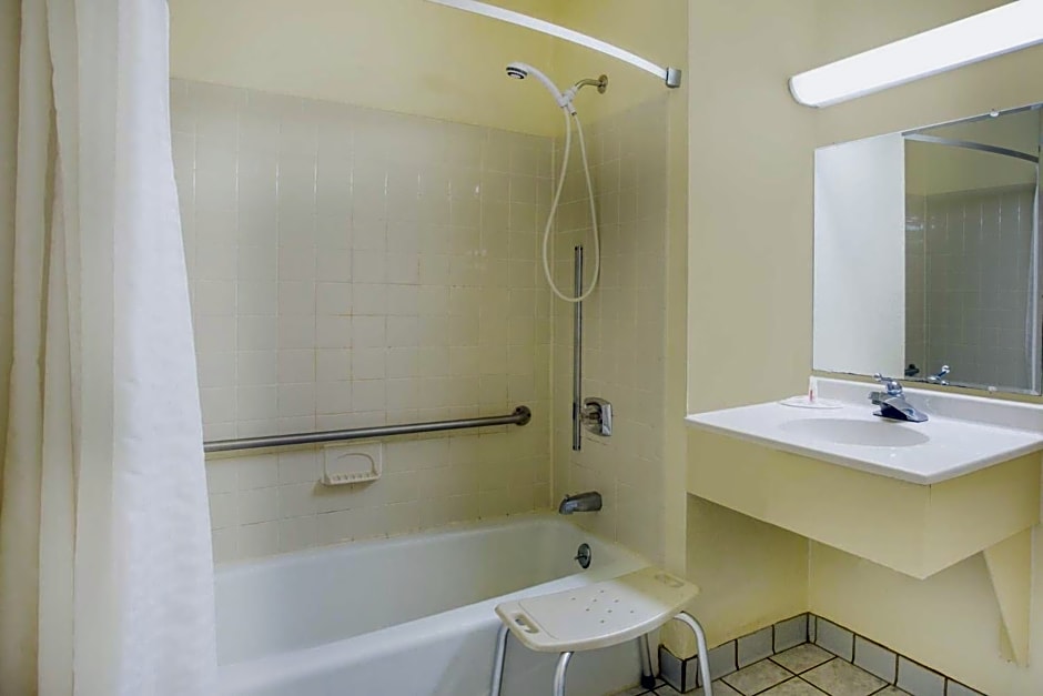 Super 8 by Wyndham Lexington VA