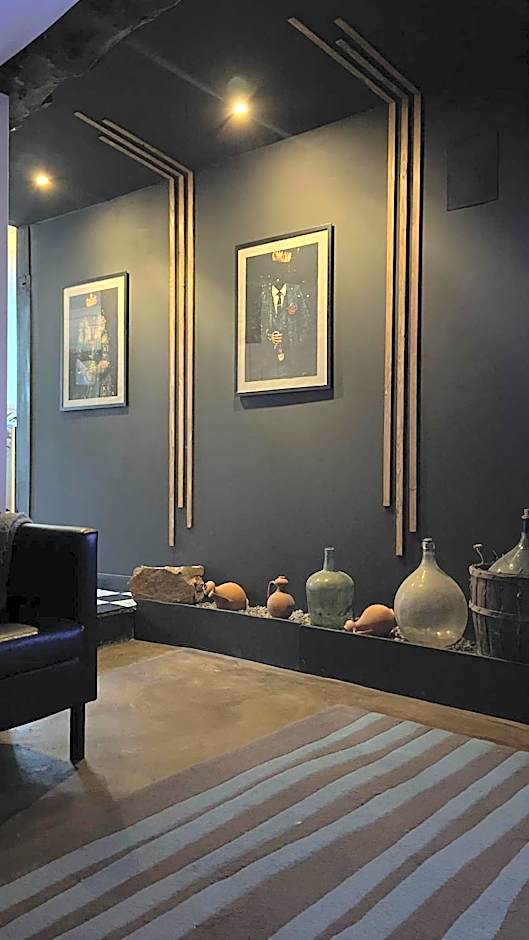 Inn Door 21 - Hostel & Suite