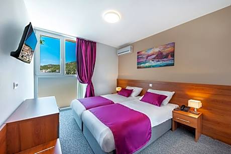 Standard Double/Twin Room with Sea View - annex