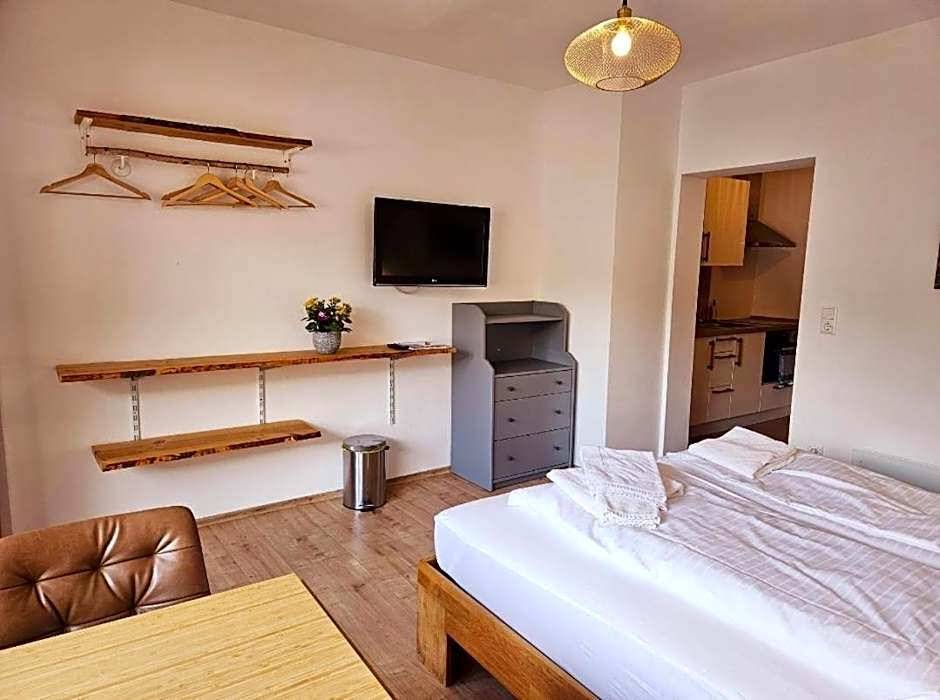 Römerstube Apartments & rooms