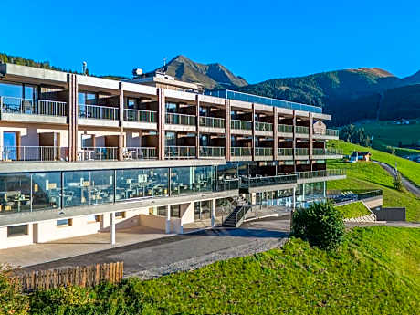 Hotel Purvita - Ski In Ski Out - Infinity Pool