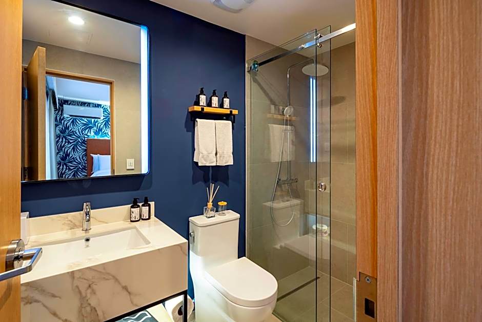 voco Surfside Aruba by IHG