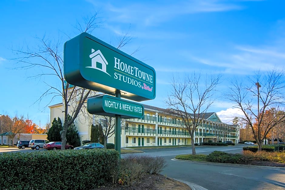 HomeTowne Studios by Red Roof Raleigh – Durham