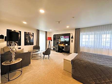 Panorama Suite mit Rheinblick