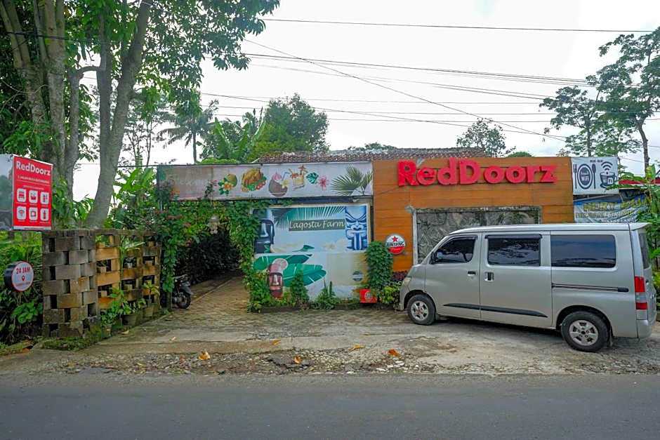 RedDoorz At Jalan Raya Baturaden