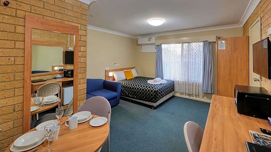Forest Lodge Motor Inn & Restaurant