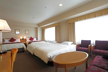 Two Adjacent Triple Room - Smoking