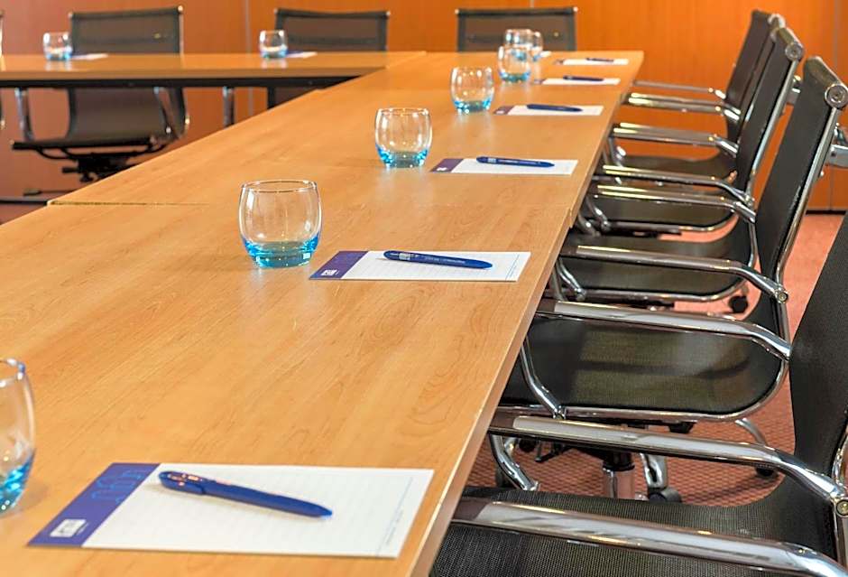 Holiday Inn Express Birmingham Star City By IHG