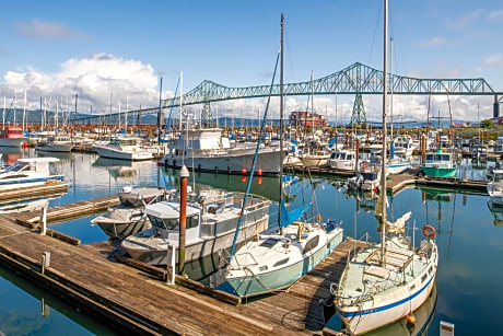 Astoria Riverwalk Inn