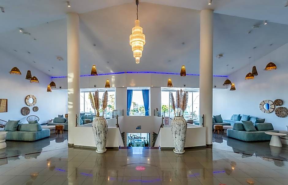 Adelais Bay Hotel