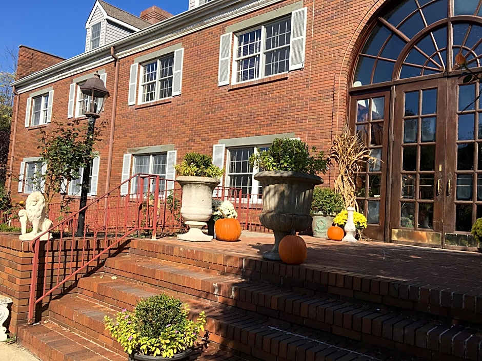 Colts Neck Inn Hotel