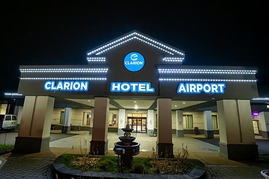Clarion Hotel Detroit Metro Airport