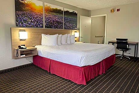 1 King Bed Mobility Accessible Room Non-Smoking