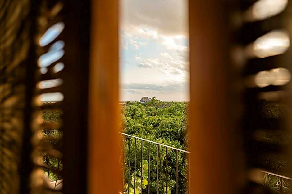 Casa Mia El Cuyo Eco Beach Boutique Hotel